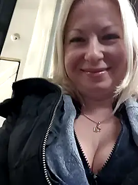 Arina smiles online show from December 8, 1:47 pm