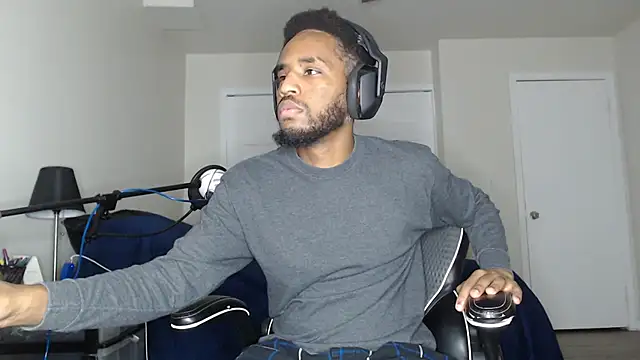 Snapshot of ChrisVacher chatting on January 17, 5:12 am ChrisVacher online show from January 17, 5:12 am