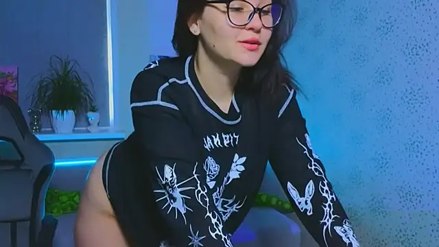 EsterLogan online show from November 9, 10:13 am