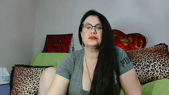 x  KHALEESI  x online show from February 1, 11:37 pm