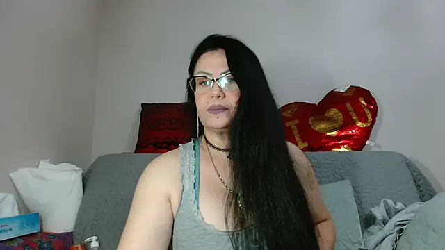 x  KHALEESI  x online show from October 22, 5:45 pm