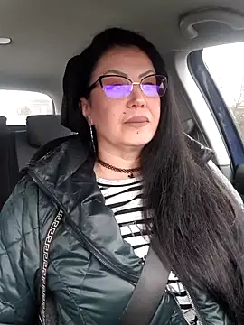 x  KHALEESI  x online show from November 28, 7:33 am