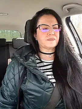 Snapshot of x__KHALEESI__x chatting on February 24, 1:09 pm x KHALEESI x online show from February 24, 1:09 pm