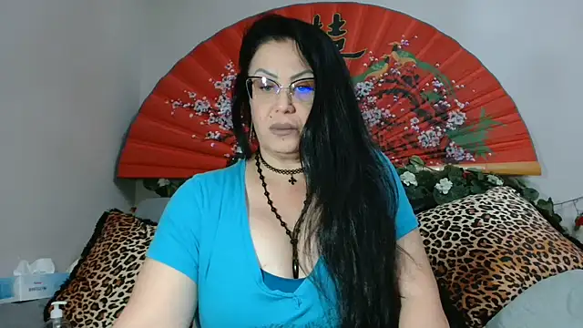 Snapshot of x__KHALEESI__x chatting on July 28, 8:52 pm x KHALEESI x online show from July 28, 8:52 pm