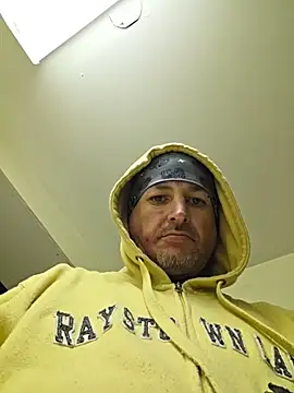 Snapshot of smoke777999 chatting on February 8, 2:31 pm smoke777999 online show from February 8, 2:31 pm