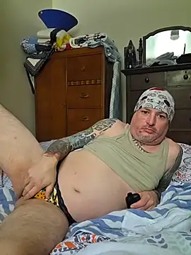 Snapshot of smoke777999 chatting on February 10, 7:18 pm smoke777999 online show from February 10, 7:18 pm