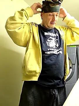 Snapshot of smoke777999 chatting on February 14, 2:03 pm smoke777999 online show from February 14, 2:03 pm