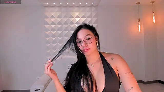 MollyJones  online show from June 4, 7:31 pm