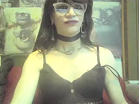 Snapshot of TheBlackWtch chatting on July 2, 6:19 am TheBlackWtch online show from July 2, 6:19 am