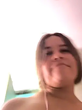 Snapshot of sweet_lucia chatting on January 16, 2:51 am sweet lucia online show from January 16, 2:51 am