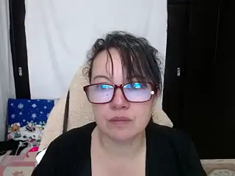 Snapshot of Sonialorens_ chatting on December 13, 4:16 pm Sonialorens  online show from December 13, 4:16 pm
