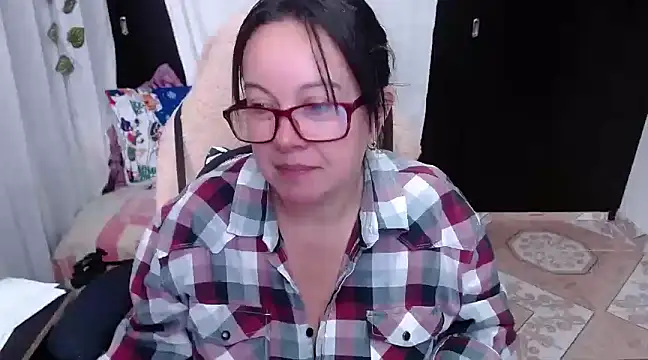 Snapshot of Sonialorens_ chatting on December 21, 3:31 pm Sonialorens  online show from December 21, 3:31 pm