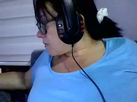 Snapshot of Sonialorens_ chatting on February 16, 1:36 am Sonialorens  online show from February 16, 1:36 am