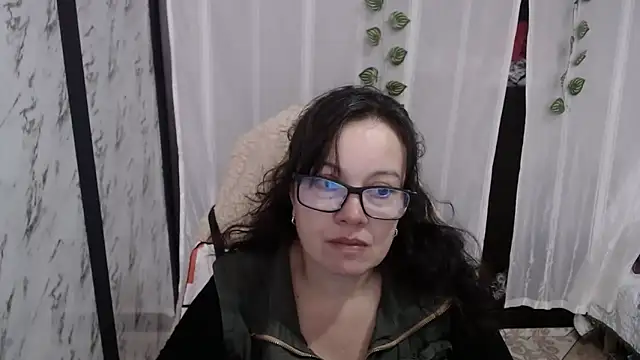 Snapshot of Sonialorens_ chatting on March 5, 8:42 pm Sonialorens  online show from March 5, 8:42 pm