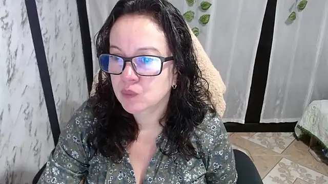 Snapshot of Sonialorens_ chatting on March 14, 12:29 pm Sonialorens  online show from March 14, 12:29 pm