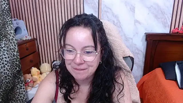 Snapshot of Sonialorens_ chatting on October 1, 11:22 pm Sonialorens  online show from October 1, 11:22 pm