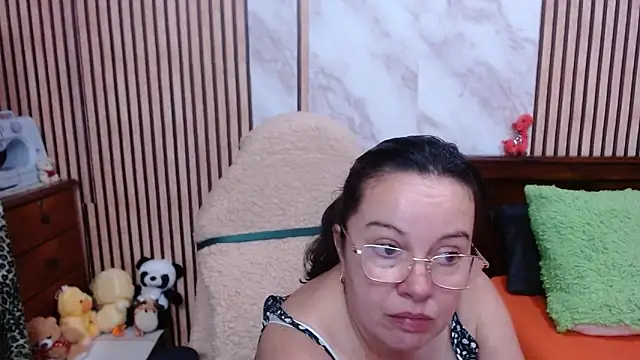 Snapshot of Sonialorens_ chatting on October 13, 11:16 pm Sonialorens  online show from October 13, 11:16 pm