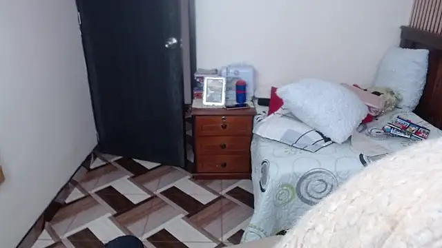 Sonialorens  online show from January 13, 3:17 pm