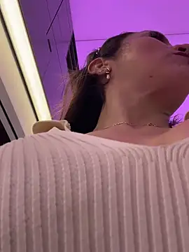 angelitasexy81 online show from March 8, 3:35 pm