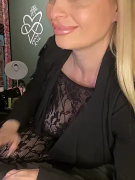 Snapshot of Lisavontease chatting on September 20, 12:50 pm Lisavontease online show from September 20, 12:50 pm