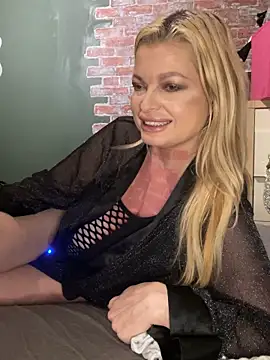 Snapshot of Lisavontease chatting on September 28, 3:28 pm Lisavontease online show from September 28, 3:28 pm