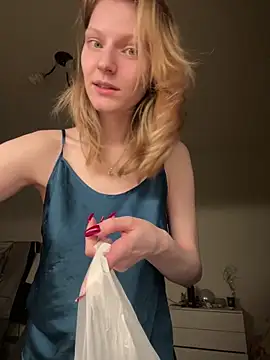 MaryHiggins online show from March 1, 7:26 pm