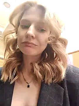 MaryHiggins online show from March 8, 1:36 pm