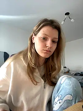 MaryHiggins online show from September 17, 12:40 pm