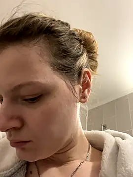 MaryHiggins online show from October 26, 8:31 am