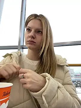 MaryHiggins online show from January 10, 12:40 pm