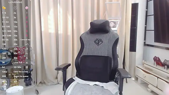 Judy0523 online show from January 17, 8:13 am