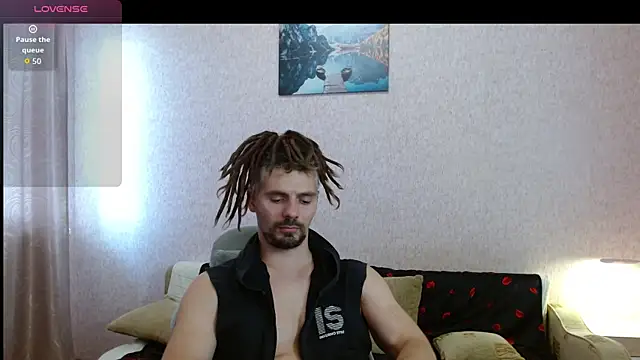 Snapshot of Aestheticguy101 chatting on July 20, 2:19 pm Aestheticguy101 online show from July 20, 2:19 pm