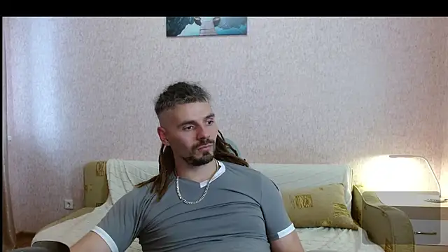 Snapshot of Aestheticguy101 chatting on July 26, 1:18 pm Aestheticguy101 online show from July 26, 1:18 pm