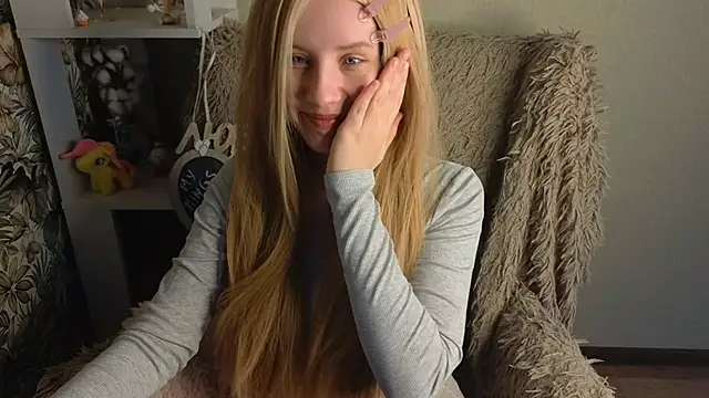 sarakaell online show from May 26, 1:56 am