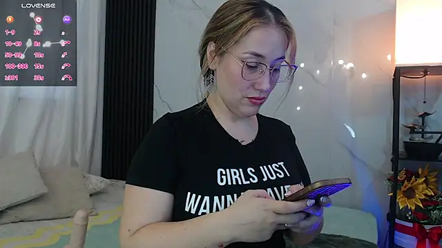 hotpawgmilf online show from February 11, 9:09 pm