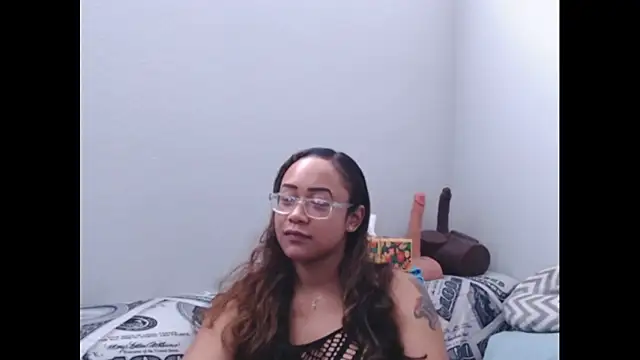 RylHoneyy online show from March 18, 7:06 pm