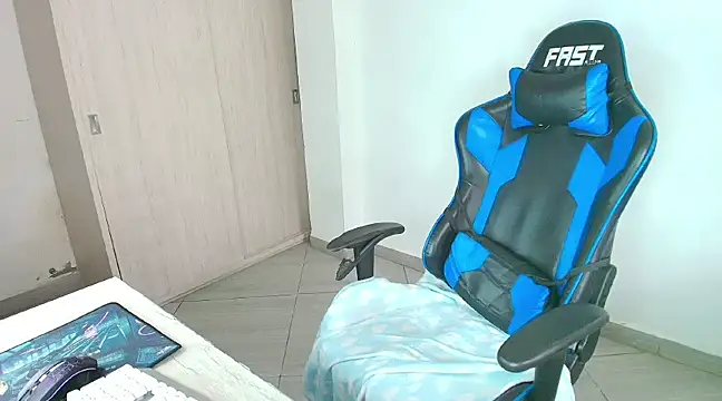 sophiax-x online show from February 1, 5:58 pm