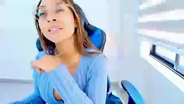 sophiax-x online show from May 20, 6:36 pm