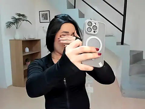 Sexysafarahh online show from April 22, 1:30 am