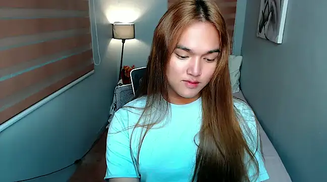 Snapshot of MoaningKylie chatting on December 19, 4:13 pm MoaningKylie online show from December 19, 4:13 pm