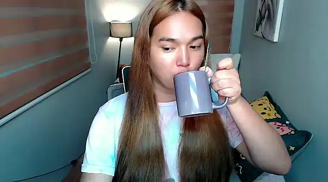 Snapshot of MoaningKylie chatting on December 21, 4:57 pm MoaningKylie online show from December 21, 4:57 pm