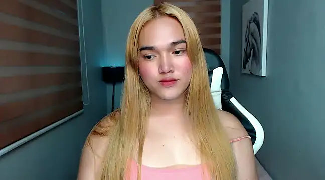 Snapshot of MoaningKylie chatting on January 21, 6:33 am MoaningKylie online show from January 21, 6:33 am