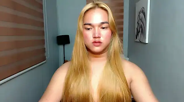 Snapshot of MoaningKylie chatting on January 25, 1:21 am MoaningKylie online show from January 25, 1:21 am