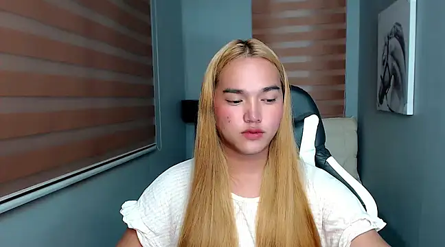 Snapshot of MoaningKylie chatting on February 1, 1:30 pm MoaningKylie online show from February 1, 1:30 pm