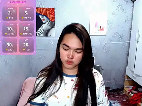 Snapshot of MoaningKylie chatting on October 6, 3:48 am MoaningKylie online show from October 6, 3:48 am