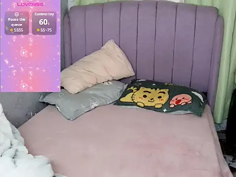 Snapshot of MoaningKylie chatting on February 21, 2:12 am MoaningKylie online show from February 21, 2:12 am