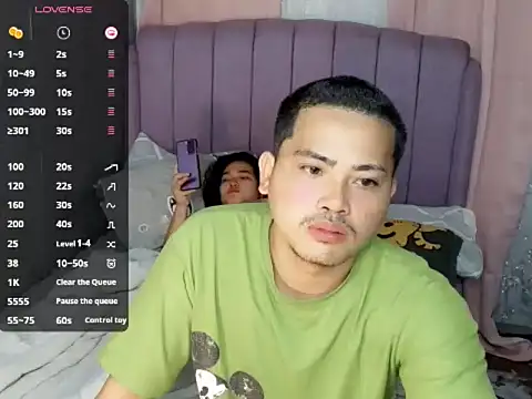 Snapshot of MoaningKylie chatting on February 26, 2:43 am MoaningKylie online show from February 26, 2:43 am