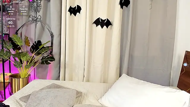 Amy art online show from October 8, 8:50 pm