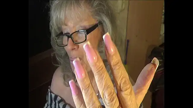 RoyalTits online show from April 10, 1:27 pm