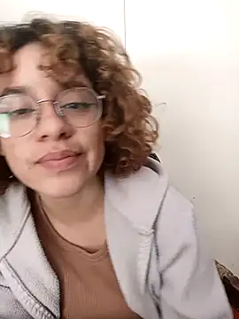 EmmaMelissa0521 online show from February 14, 4:52 pm